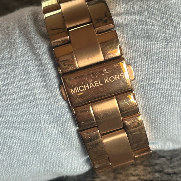 Michael Kors women watch - Picture 3 of 5